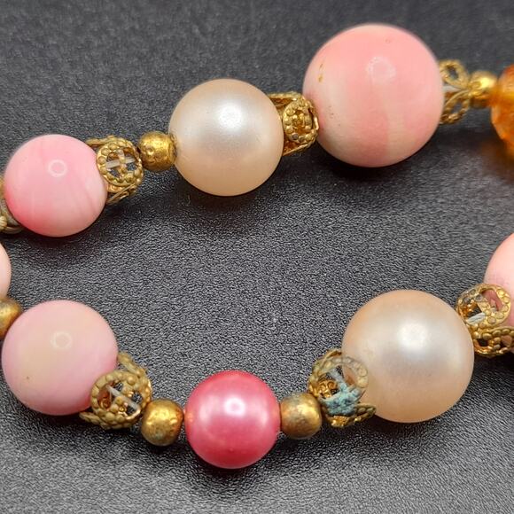 Vintage Japan Pink Bead Necklace, Molded Lucite Beads, 1950s Jewelry - Picture 13 of 15
